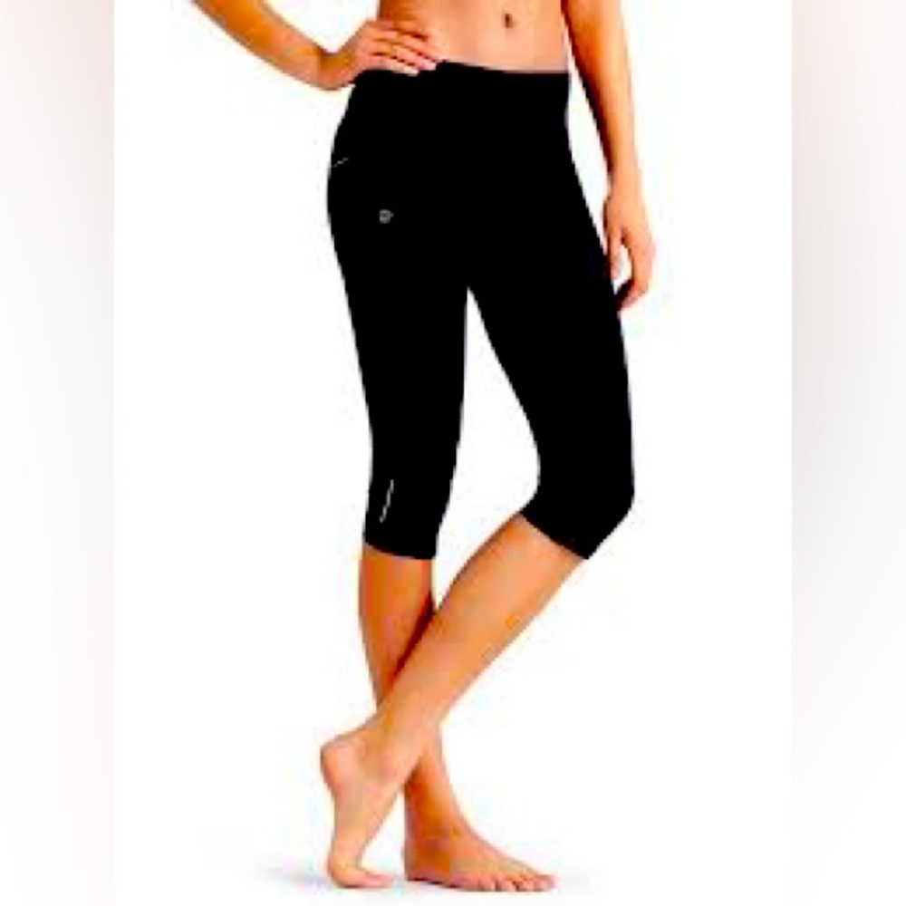 ATHLETA - Dobby Be Free Knicker Capri Crop Leggings, Black, Women’s size Small